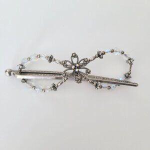 🌻 2/$10 Silver flower Flexiclip